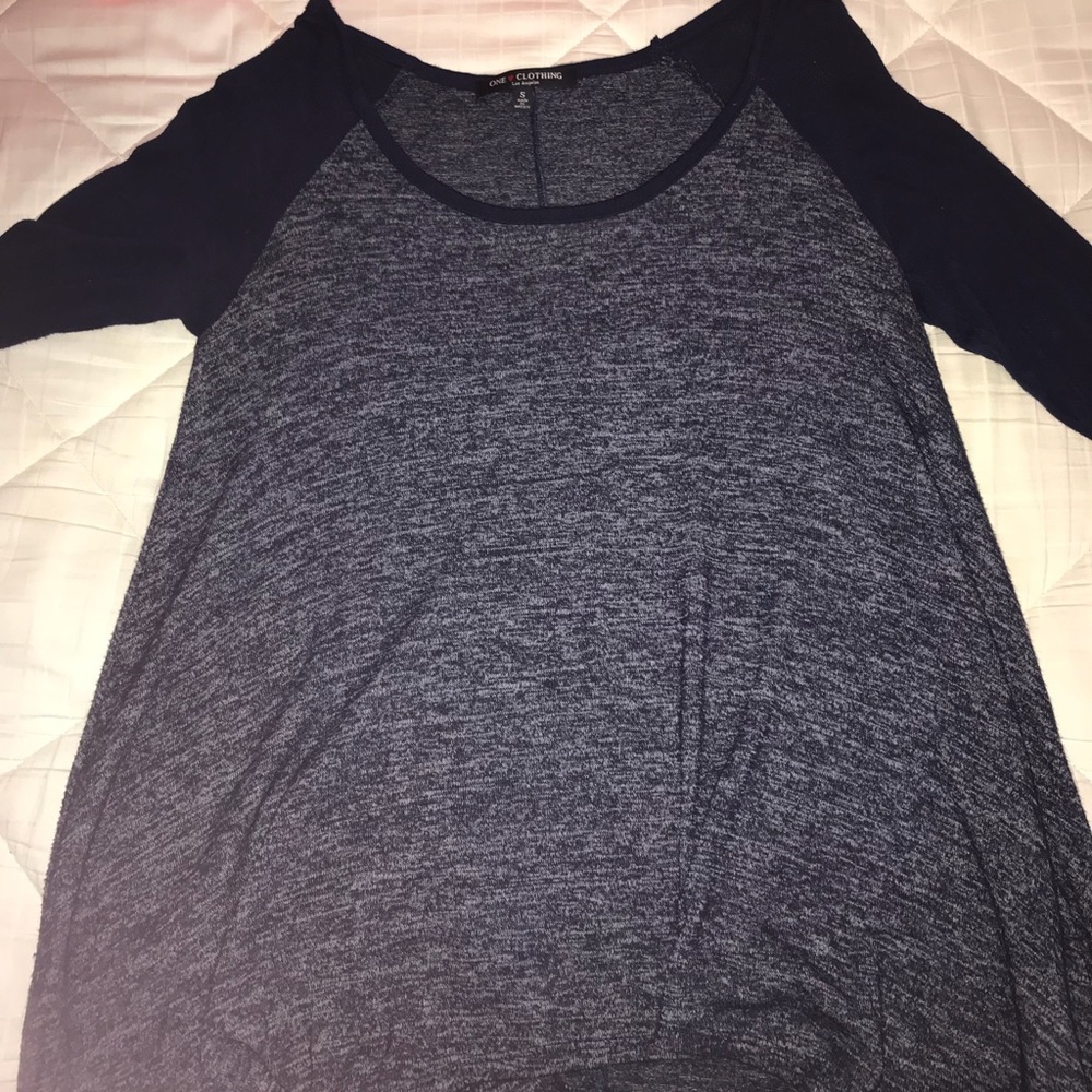 Mid sleeve shirt